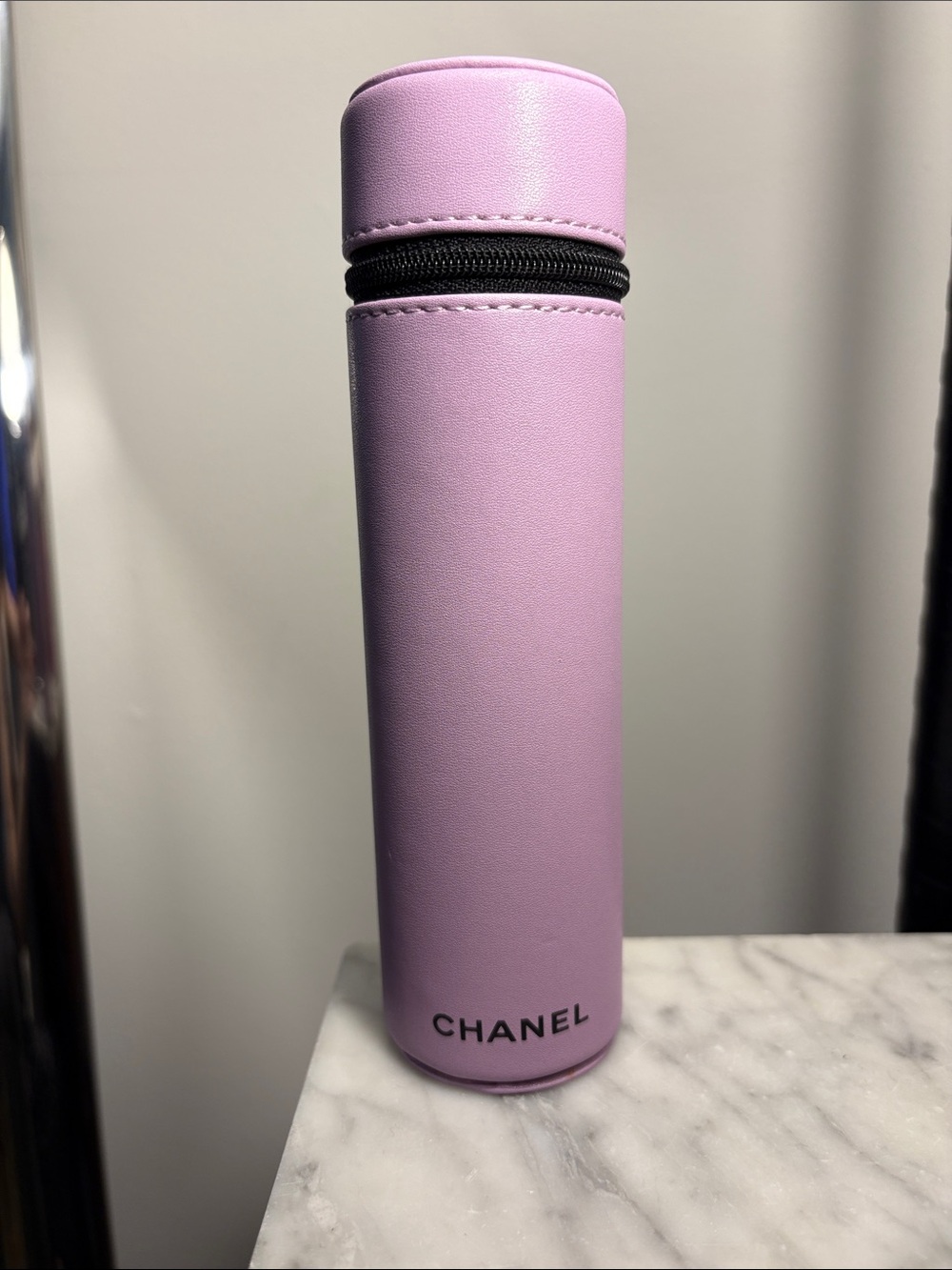 LIKE NEW CHANEL Immortelle Leather Makeup Brush Cosmetic Bag Travel Case Tube - Picture 7 of 8